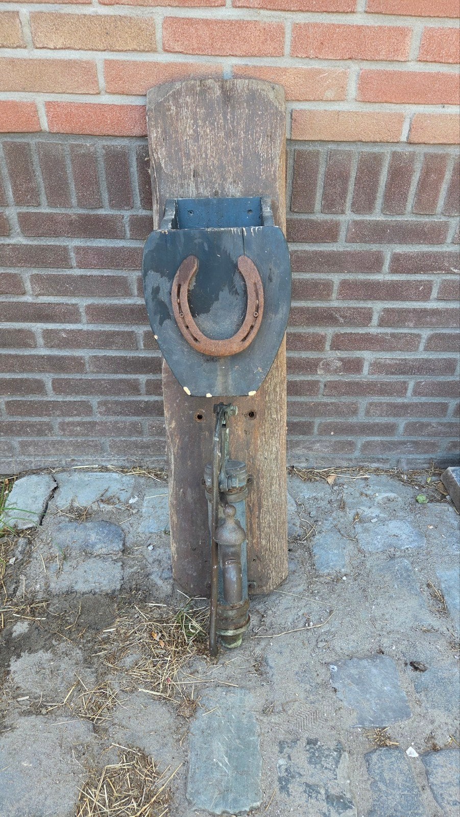 Decoratieve waterpomp, Ophalen