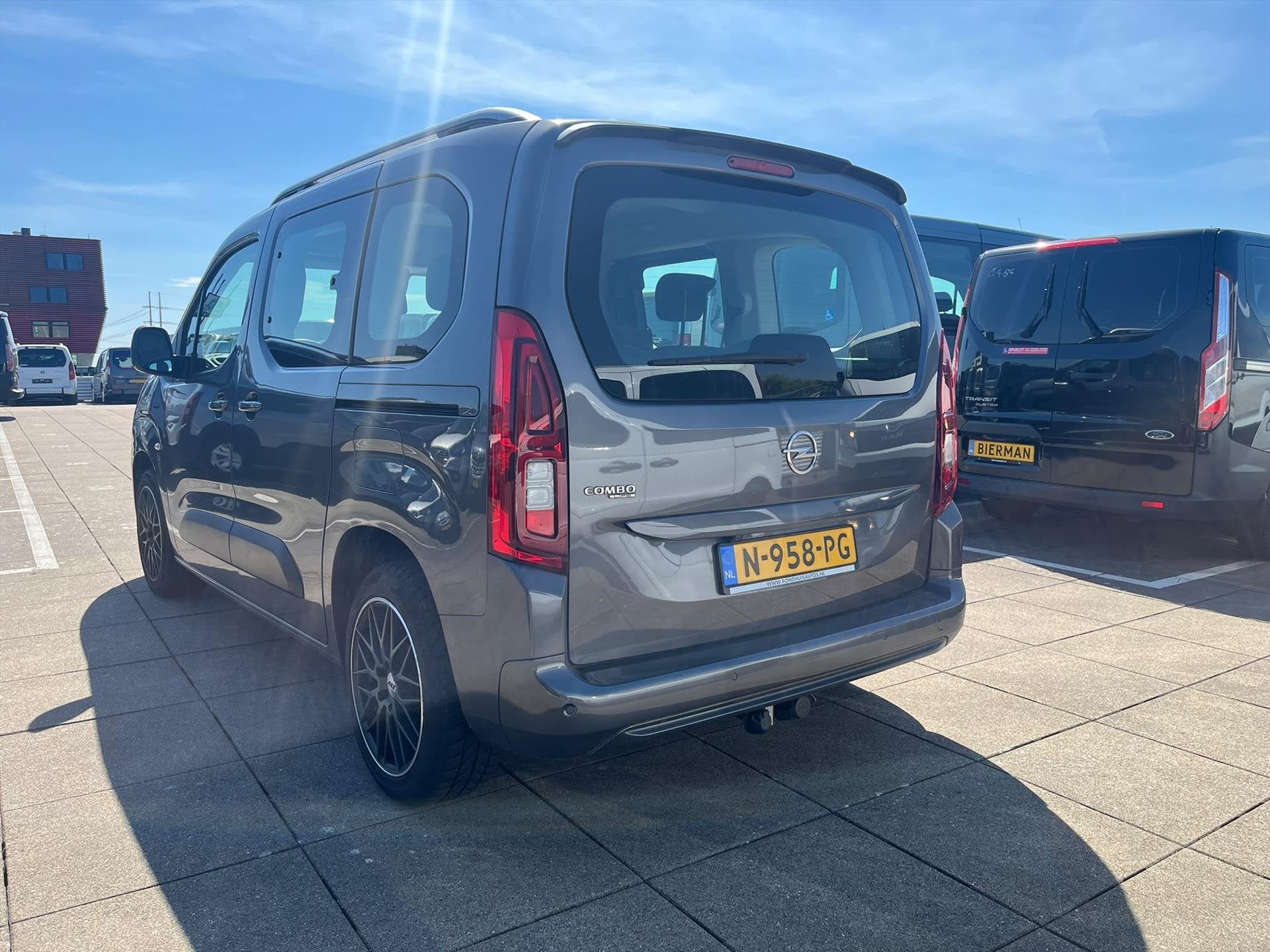 Opel Combo Life L1 Automaat incl. kofferbaklift of draaistoe, 12 maanden, Gebruikt, 1199 cc, 3 cilinders