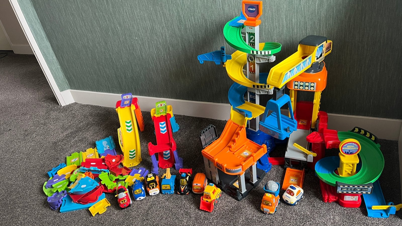 Vtech toet toet bouwplaats, 3in1 racebaan en losse wegdelen, Ophalen, Gebruikt, 2 tot 4 jaar