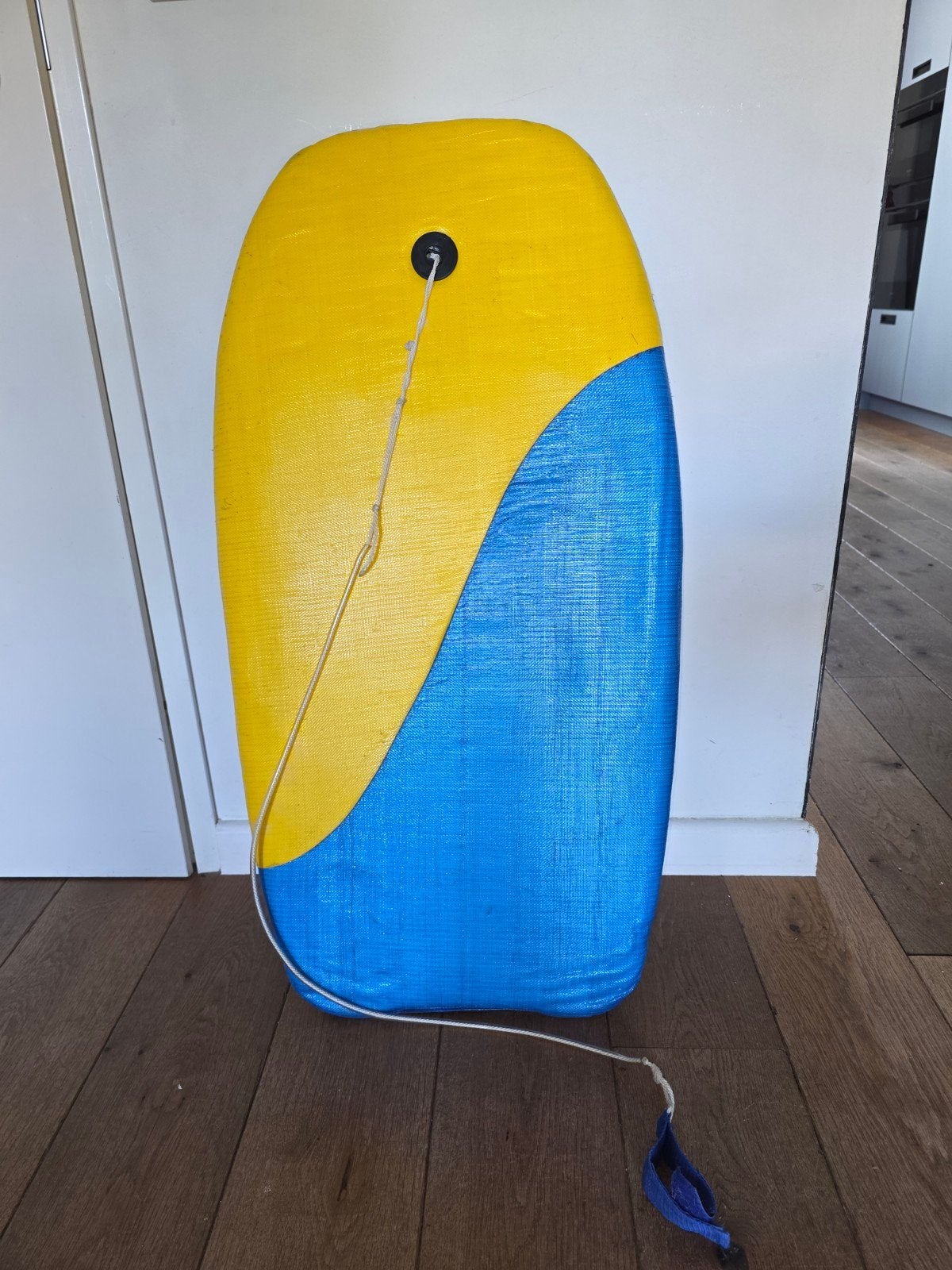 Bodyboard geel/blauw met koord, Ophalen, Gebruikt, Overige typen, Met koord