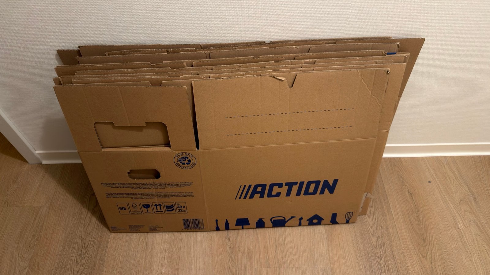 10 Verhuisdozen Action, Ophalen, 40 tot 60 cm, Opvouwbaar, 75 tot 100 cm