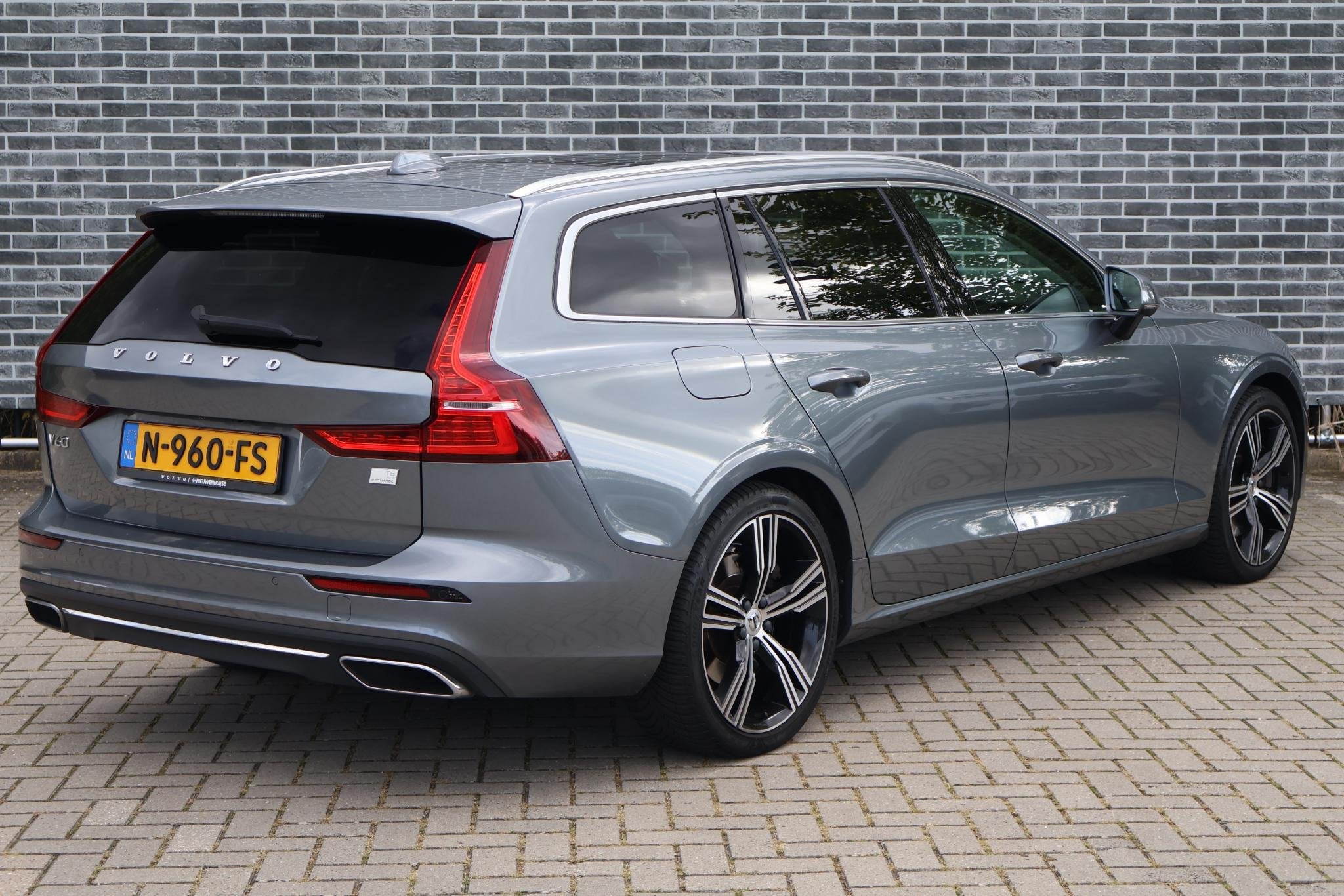 Volvo V60 2.0 T6 Recharge AWD Inscription | Plug-in Hybrid (, Auto's, Gebruikt, Euro 6, 4 cilinders, 340 pk
