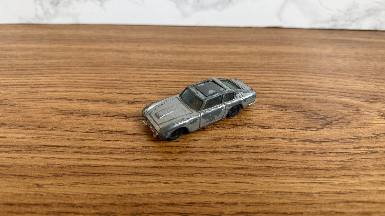Husky Aston Martin DB5 James Bond 007 Schietstoel, Ophalen of Verzenden, Gebruikt, Auto, Overige merken