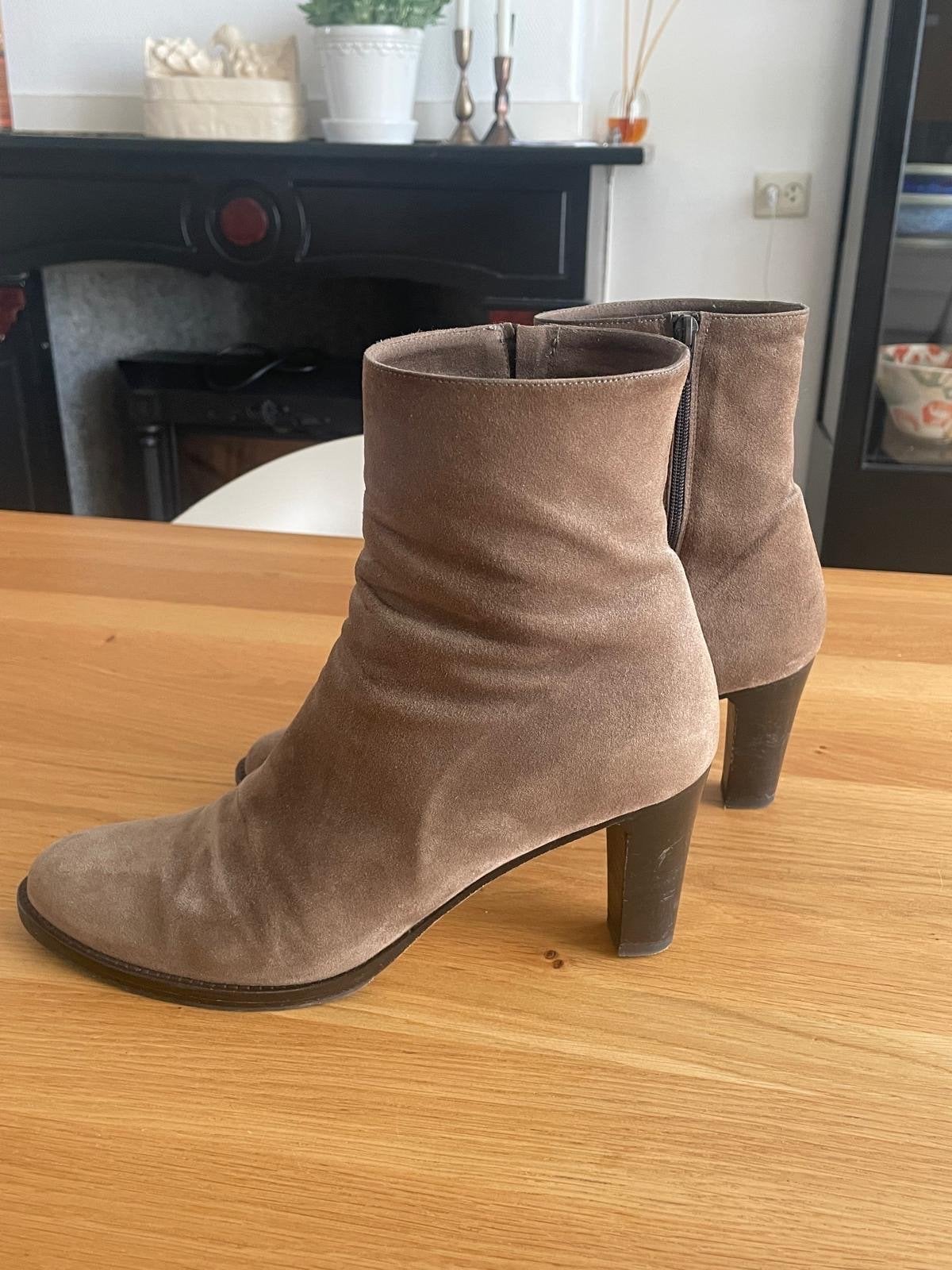 Panara Enkellaarsjes Suède Fango Maat 41, Kleding | Dames, Ophalen of Verzenden, Gedragen, Overige kleuren, Lage of Enkellaarzen