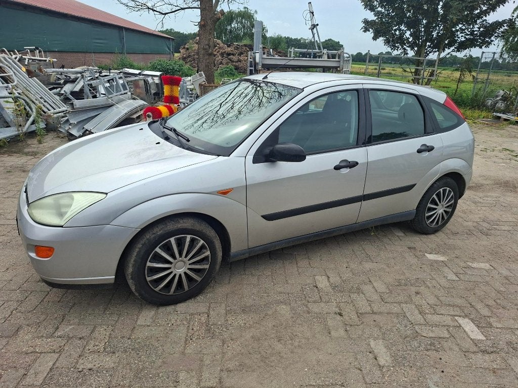 Ford Focus 1.6 I 1999 Grijs, Auto's, 1596 cc, Stof, 100 pk, 49 €/maand