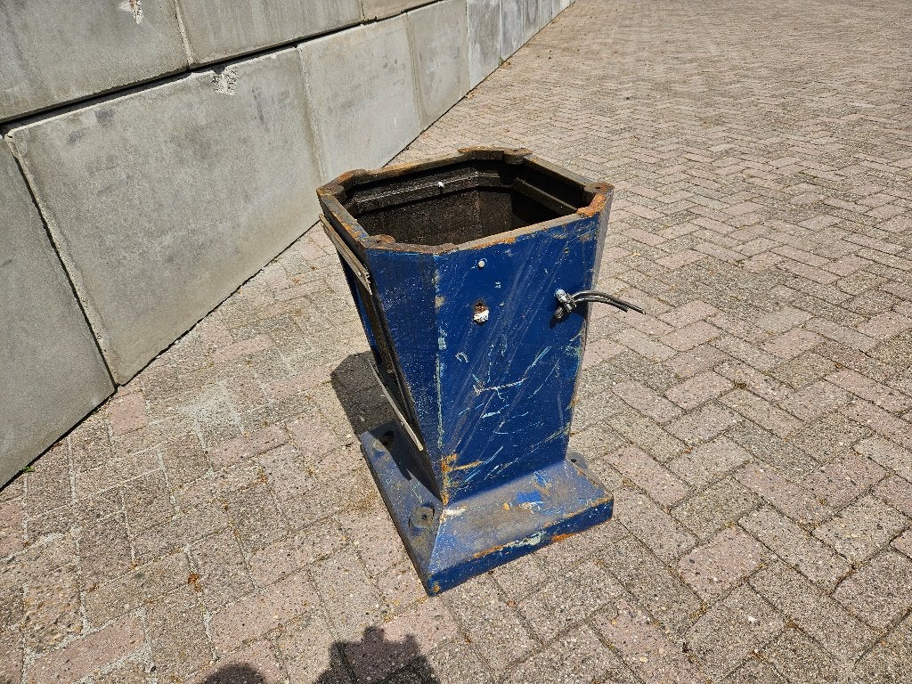 Gietijzeren Bewo zaagmachine poot Hoog 74 cm, Ophalen
