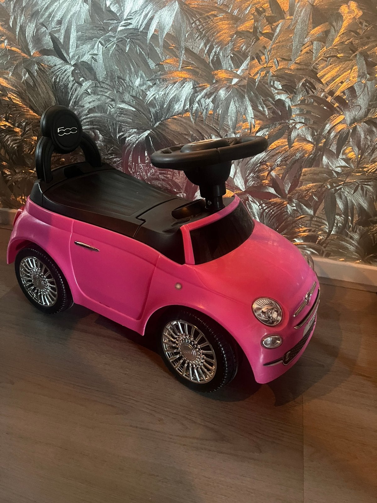 Roze fiat loopauto, Ophalen, Zo goed als nieuw