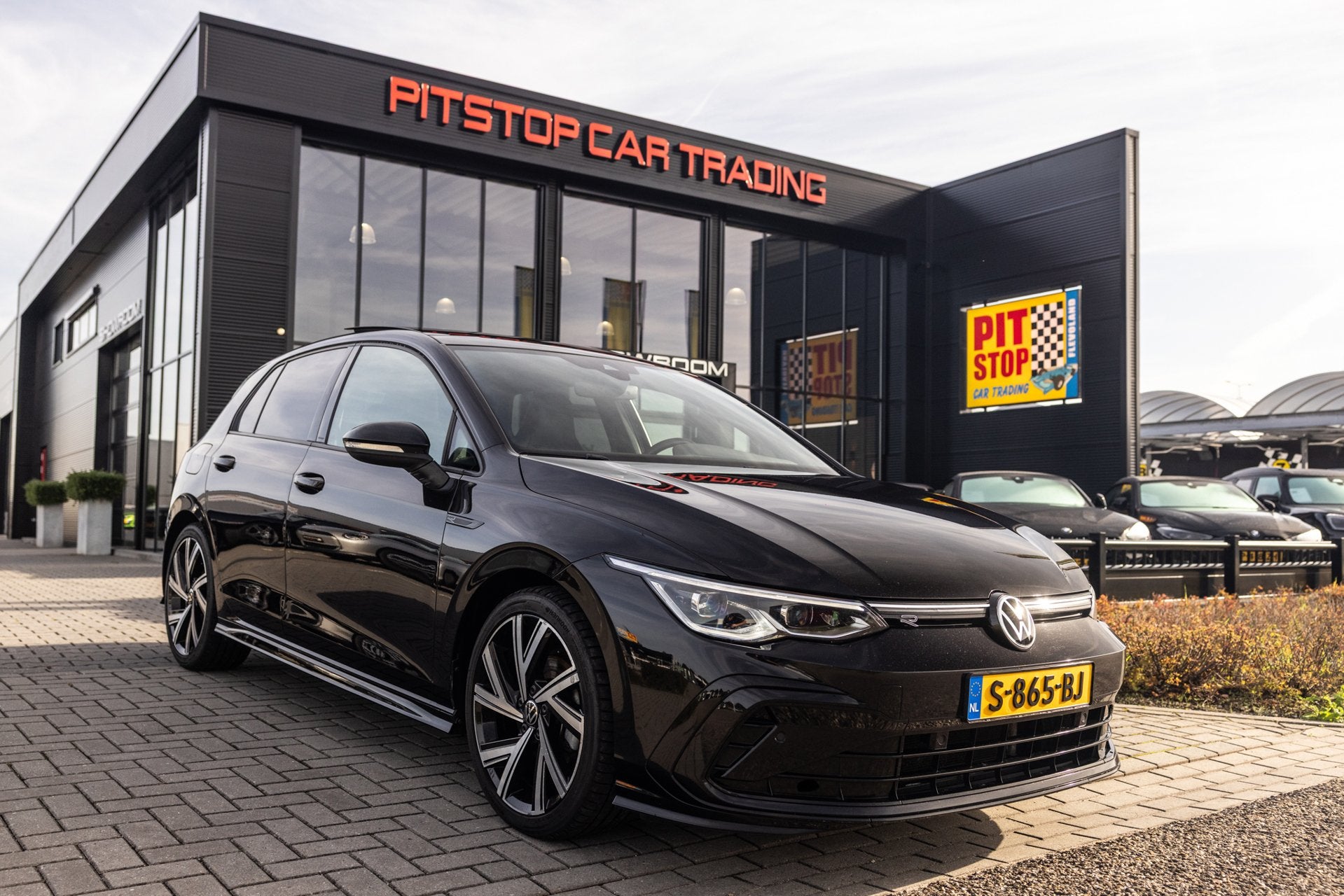 Volkswagen Golf 1.5 eTSI 3 x R-Line, Pano, Sfeer, ACC, Stuur, Dealer onderhouden, 4 cilinders, 150 pk, Zwart