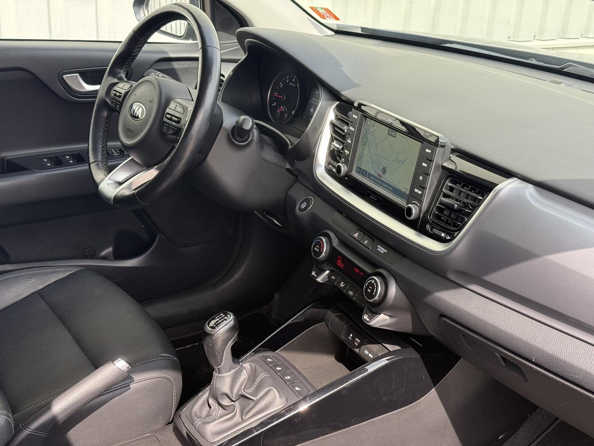 Kia Stonic 1.0 T-GDi ExecutiveLine / Navigatie / Camera / Tr, Auto's, Kia, Voorwielaandrijving, 450 kg, Gebruikt, Euro 6