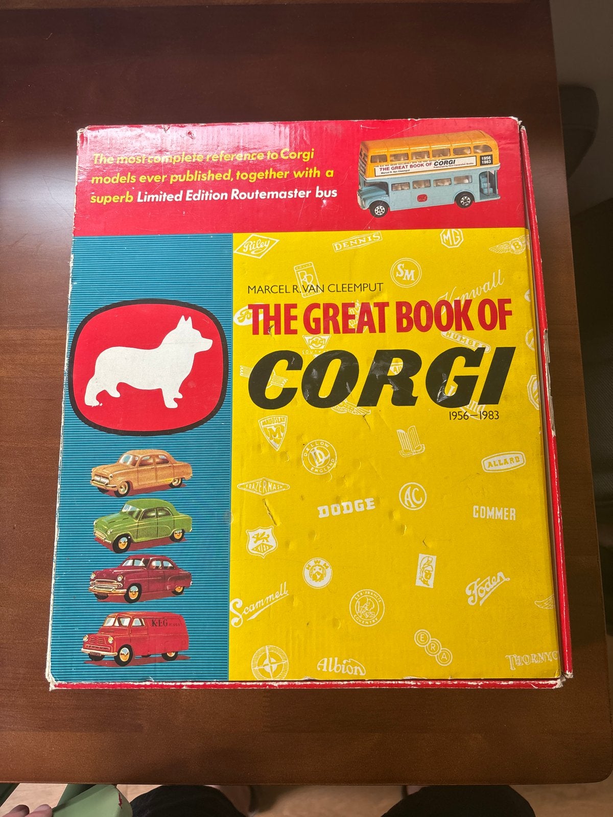 The Great Book of Corgi 1956-1983 met bus, Boeken, Ophalen, Zo goed als nieuw, Overige merken