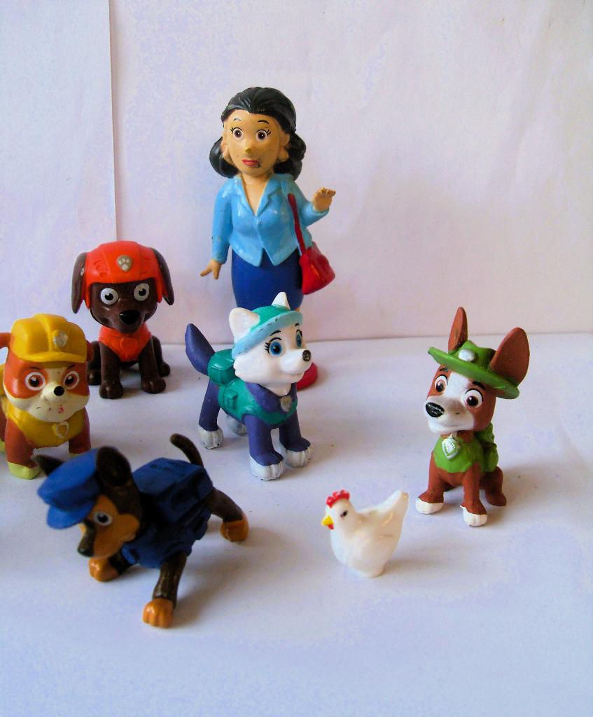 Paw Patrol figurenset 11 stuks / Poppetjes / Chickaletta, Kinderen en Baby's, Speelgoed | Actiefiguren, Ophalen of Verzenden, Zo goed als nieuw