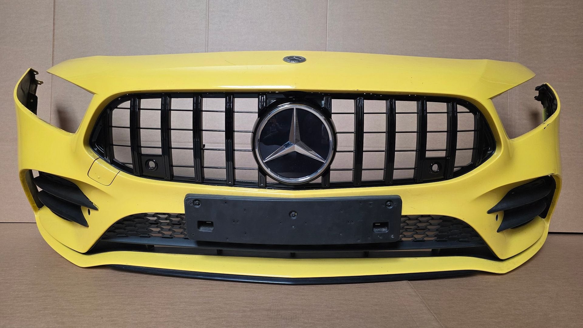 Voorbumper Mercedes A Klasse W177 AMG Origineel PDC AMG LINE, Auto-onderdelen, Gebruikt, -, Voor, Ophalen of Verzenden