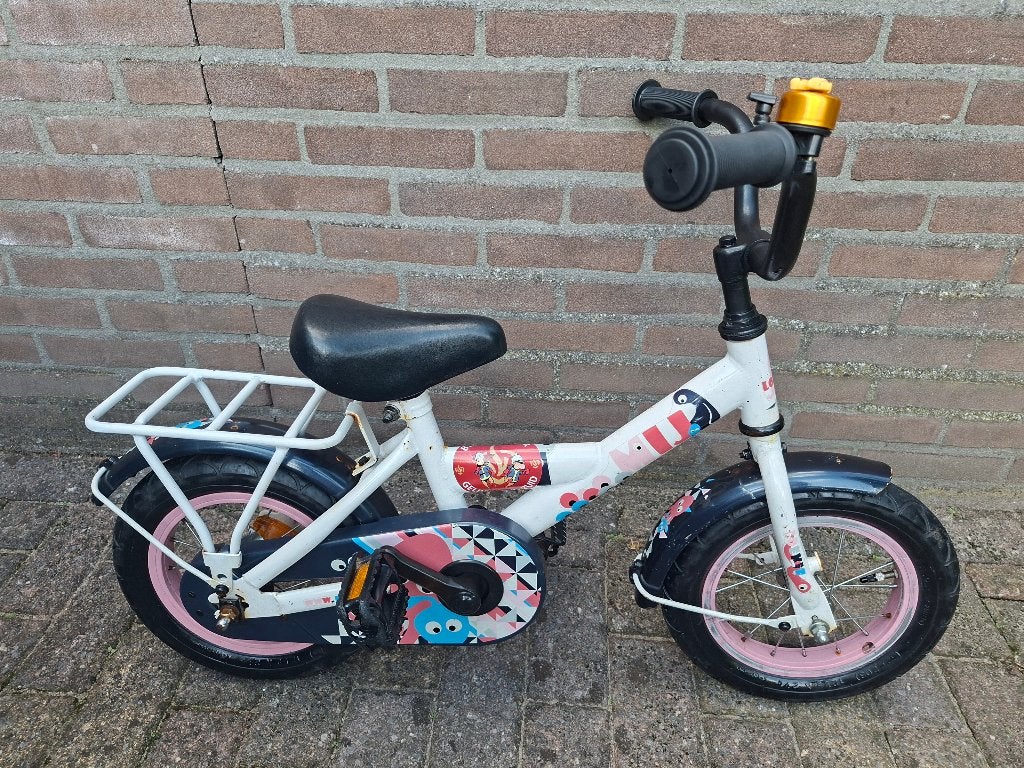Kinderfietsje 12 inch Loekie ., Fietsen en Brommers, Ophalen, Terugtraprem, Zijwieltjes, Gebruikt