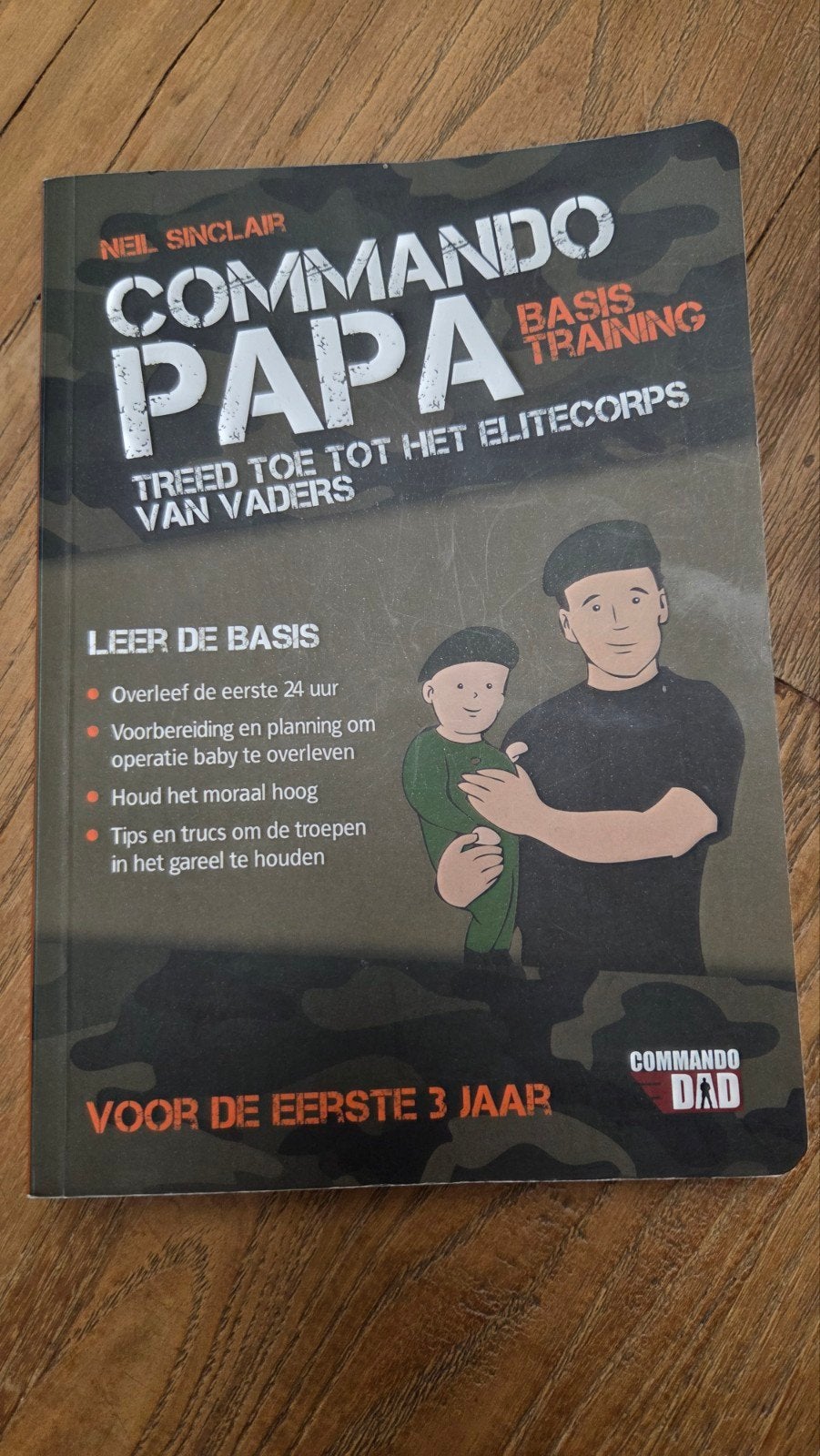 Neil Sinclair - Commando papa, Ophalen of Verzenden, Zo goed als nieuw, Neil Sinclair