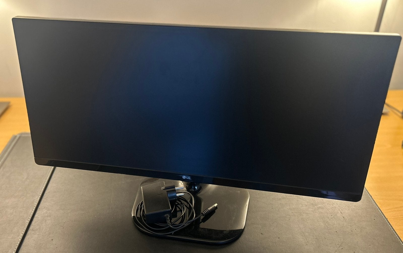 LG UltraWide Screen24UM58 (2x per stuk €100)zie omschrijving, Computers en Software, Monitoren, Ophalen, IPS, 61 t/m 100 Hz, Quad HD (2K)