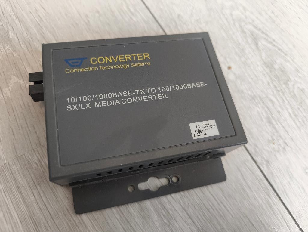 Glasvezel Universele Media Converter - CVT 3002 Plus, Computers en Software, Routers en Modems, Zo goed als nieuw, Ophalen of Verzenden