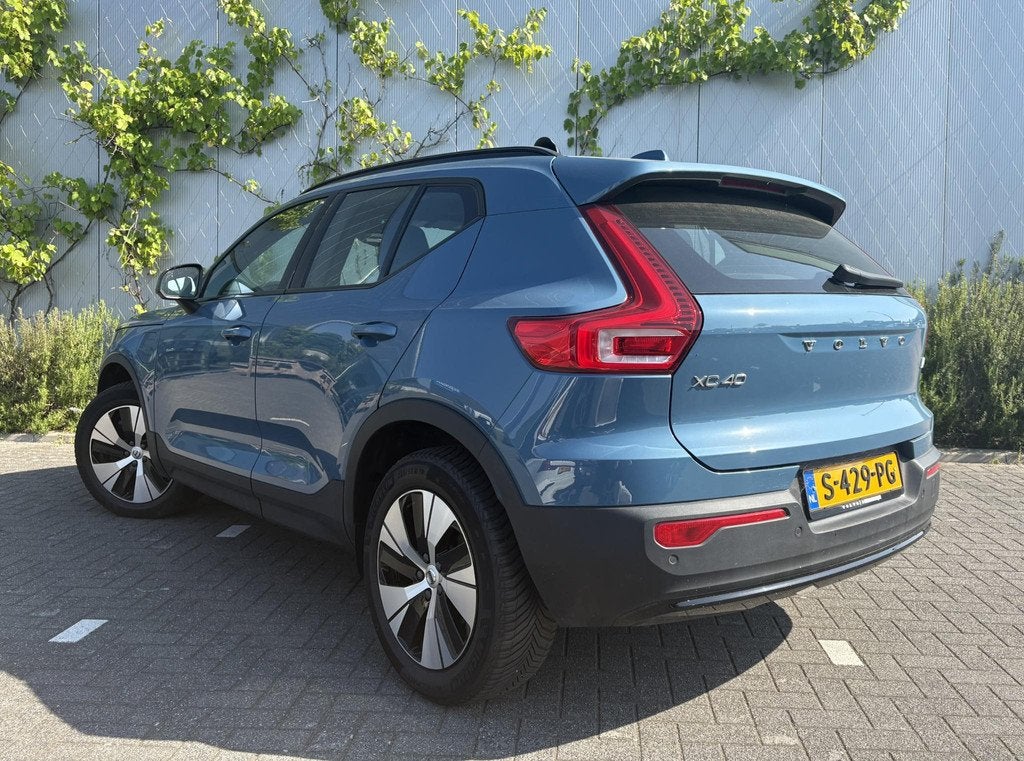 Volvo XC40 Plug-in Hybrid T4 Plus Dark | Facelift | Harman K, Auto's, 12 maanden, Stof, Euro 6, 1712 kg