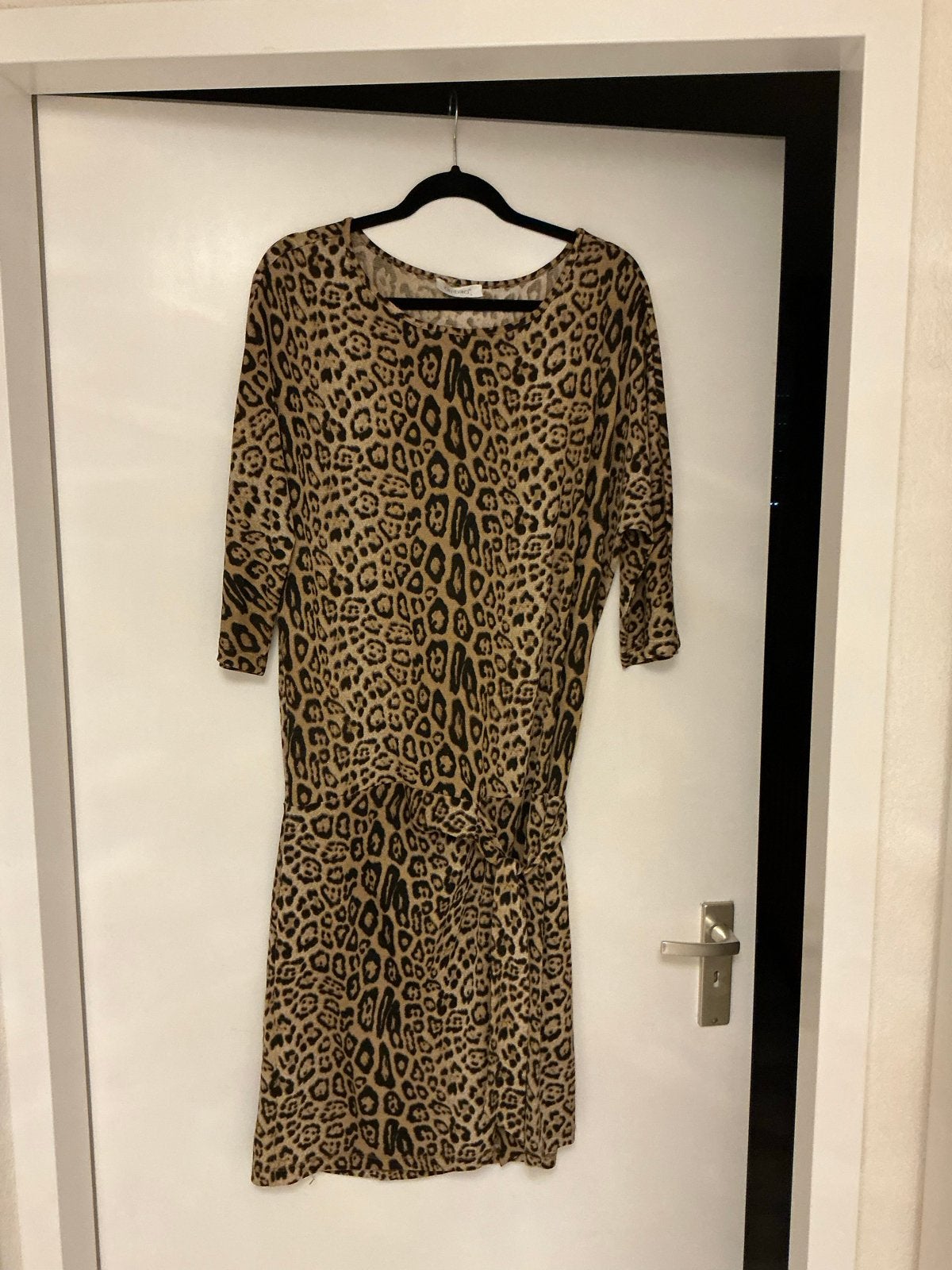 Goud/zwart jurkje maat L - Perfect voor de feestdagen!, Kleding | Dames, Ophalen of Verzenden, Maat 42/44 (L), Goud