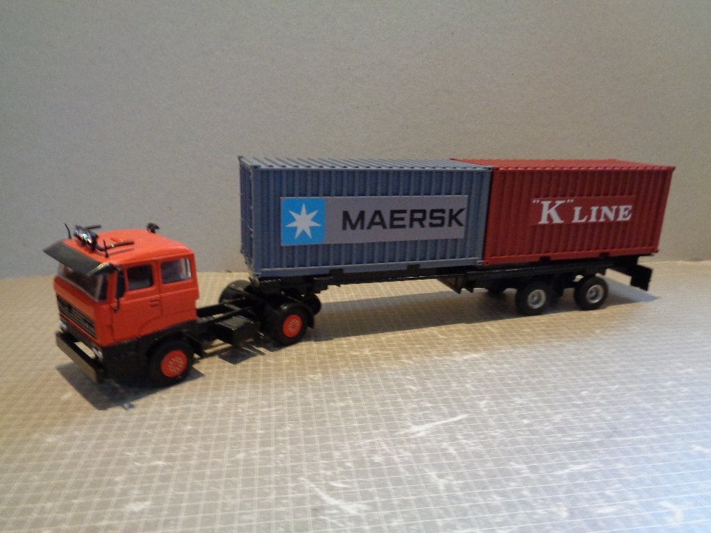 lion daf 2800 met container trailer met 3d print containers, Hobby en Vrije tijd, Modelauto's | 1:50, Ophalen of Verzenden, Zo goed als nieuw