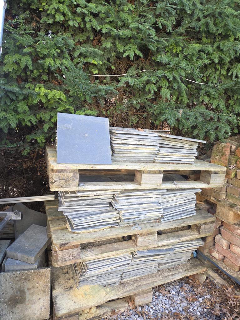 280 natuursteen tegels 30x30 cm, Ophalen, Overige materialen, Gebruikt, 20 tot 40 cm