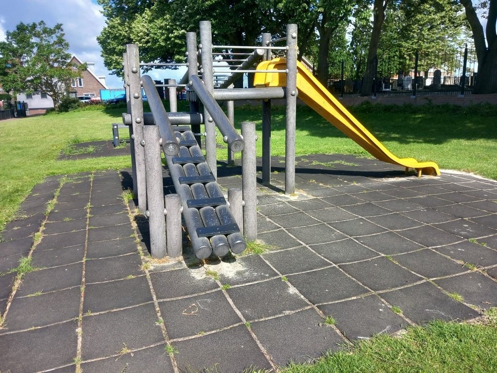 Speeltoestellen te koop – complete partij, Ophalen, Gebruikt, Klimwand