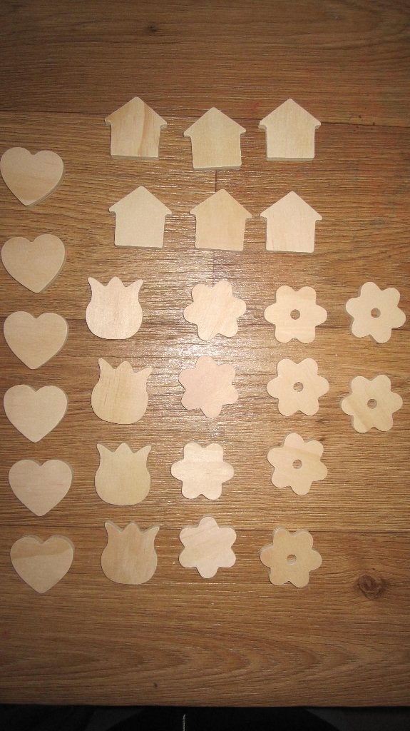 26 Houten knutselfiguren harten-tulpen-huisjes en bloemen., Ophalen of Verzenden, Nieuw, Hout, Knutselmateriaal