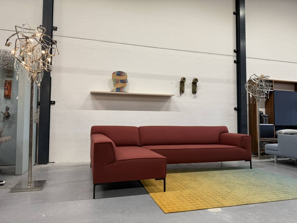 Nieuw Design on Stock Bloq Hoekbank Ploegwool rood bank 300, 250 tot 300 cm, Gompenstraat 15, Hoekbank, Ophalen of Verzenden