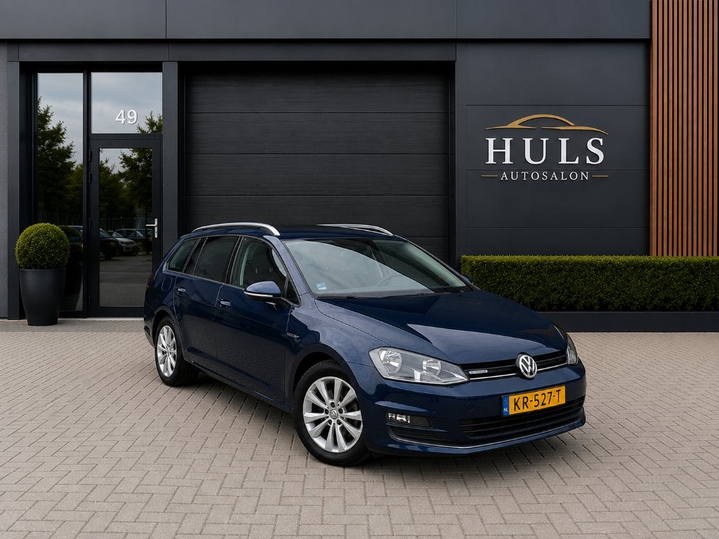 VW Golf Variant TSI 115pk Bluemotion Connected Series, Voorwielaandrijving, Stof, Navigatiesysteem, Zwart