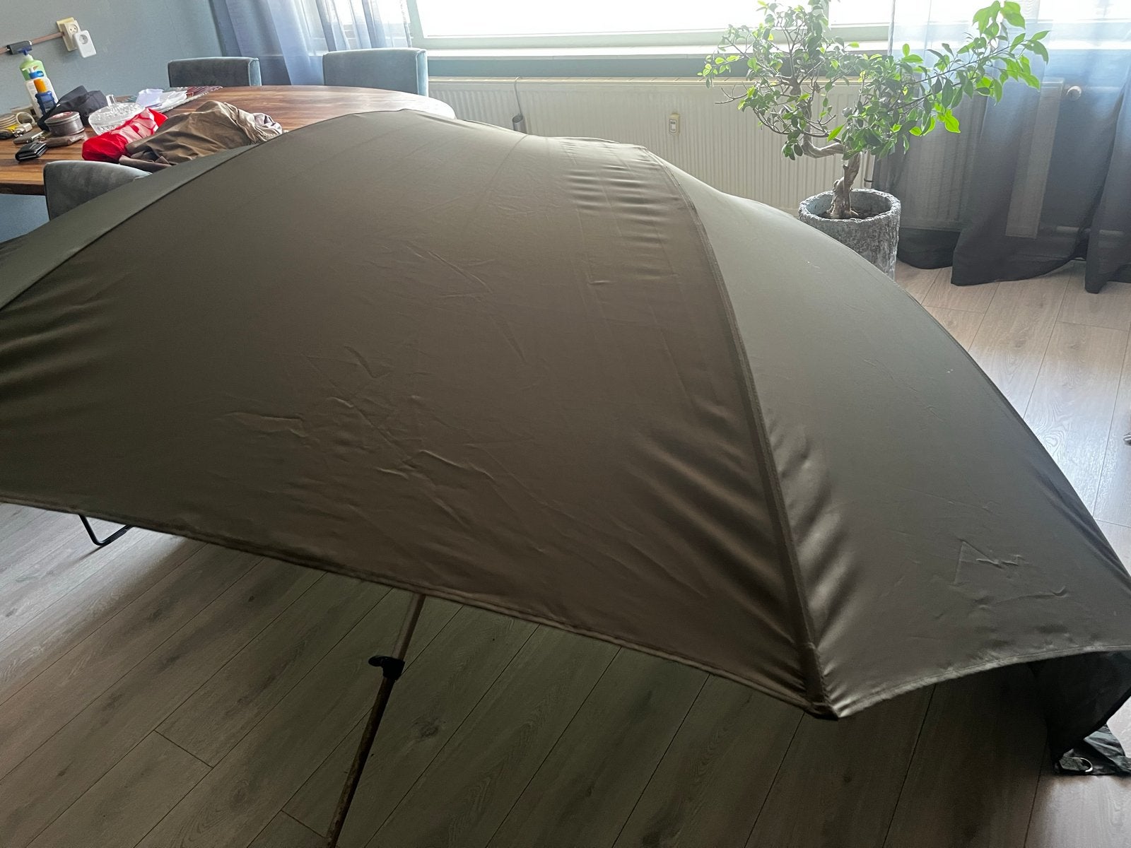 Fox Specialist Brolly in goede staat, Watersport en Boten, Hengelsport | Algemeen, Gebruikt, Overige typen, Ophalen