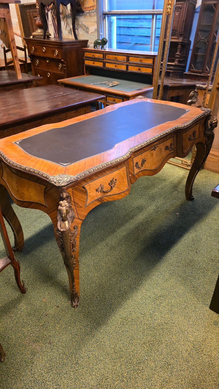 Franse louis XVI schrijfstafel, Ophalen