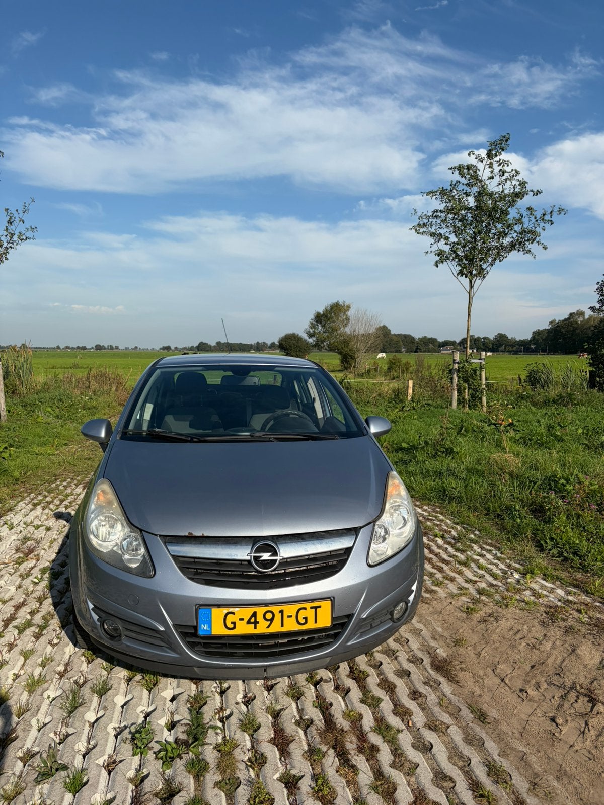 Opel Corsa 1.4 16V 5D WR 2009 Grijs TREKHAAK, Auto's, Voorwielaandrijving, 1063 kg, 4 cilinders, 49 €/maand