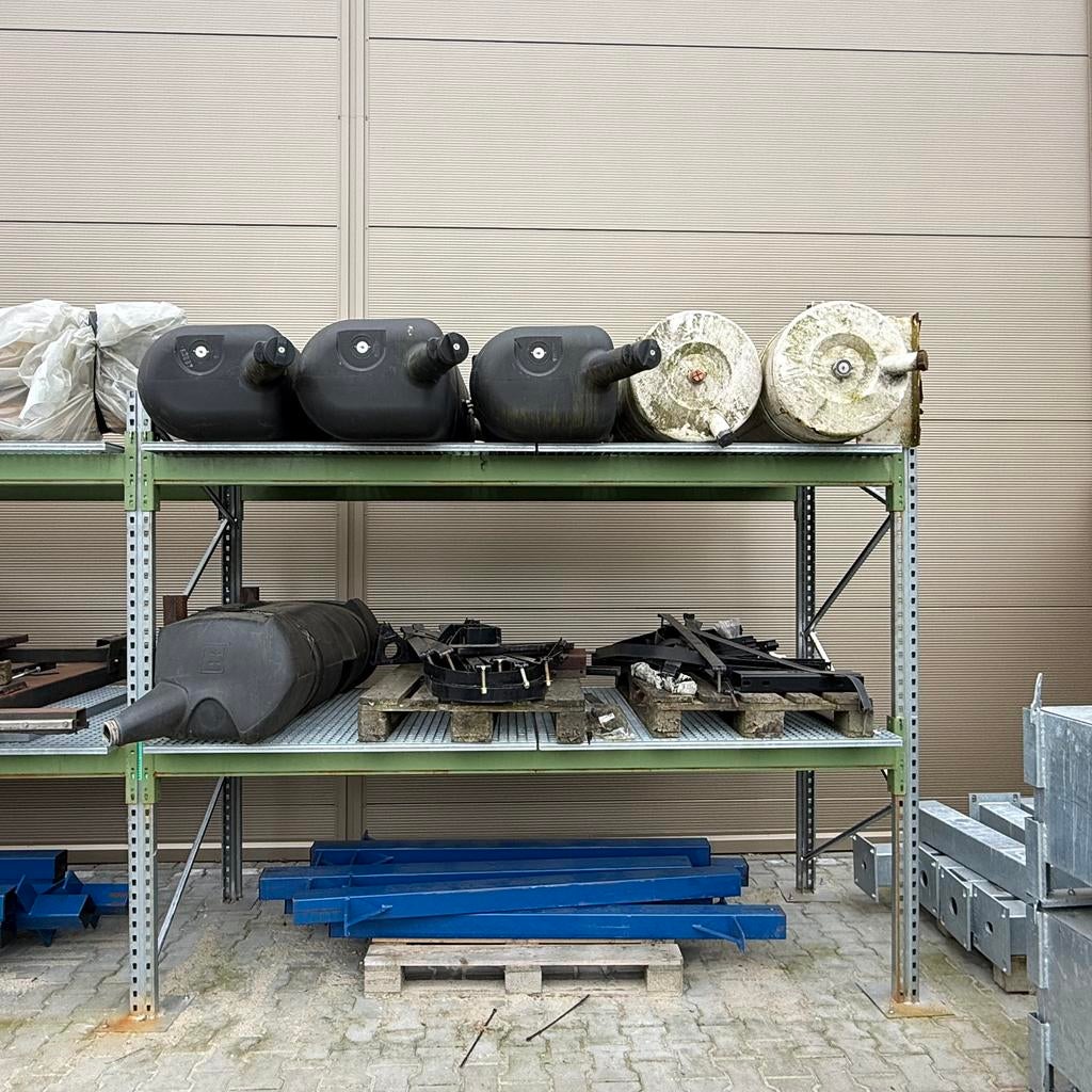 Te koop: vijf diesel kunststof en staal  tanken, Ophalen, Nieuw