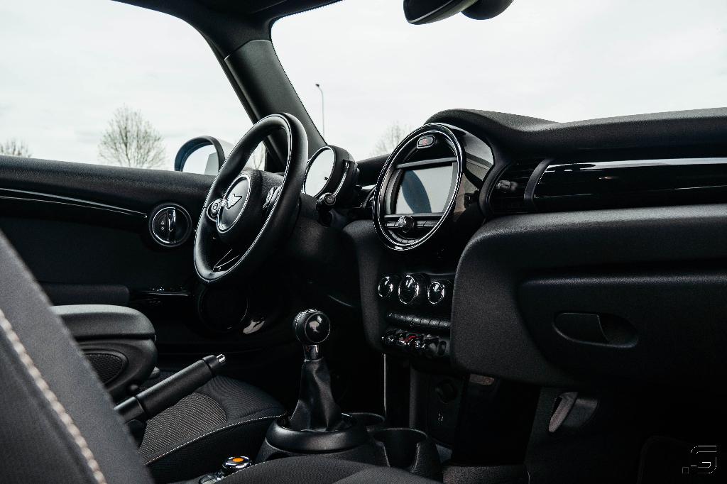 MINI One 1.5 | Navi | Camera | LED | Stoel-/ voorruitverw., Voorwielaandrijving, Stof, 102 pk, Bedrijf