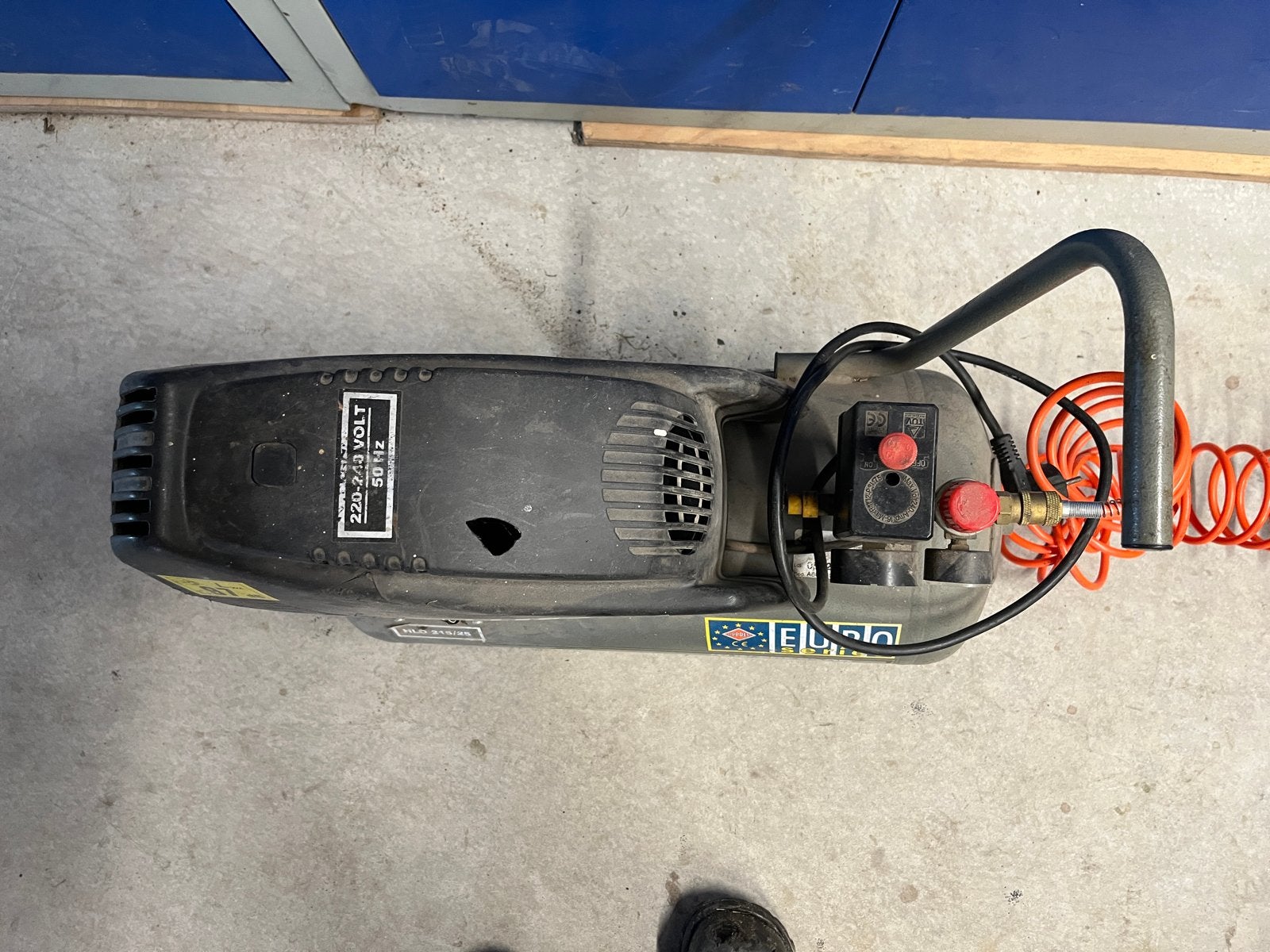 Gebruikte compressor - Werkt probleemloos, Ophalen, Mobiel, Gebruikt, 6 tot 10 bar