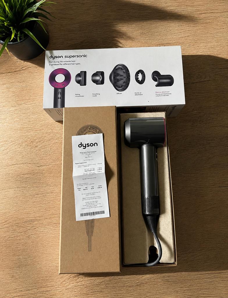 Dyson Föhn Supersonic | Nieuw met Bon & Garantie | Z.S.M WEG, Ophalen of Verzenden, Nieuw, Föhn of Haardroger