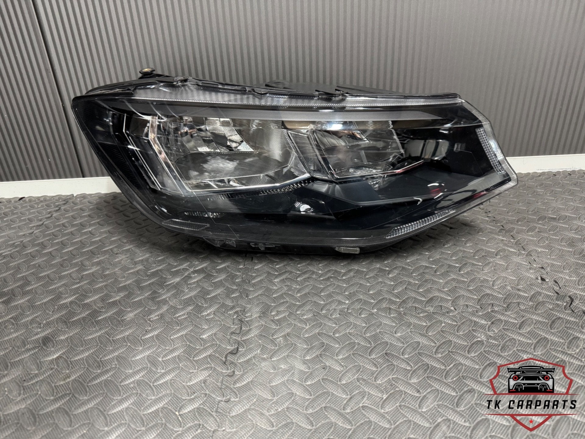 Volkswagen Caddy 2k8 halogeen koplamp R 2k8941006d, Gebruikt, Volkswagen, Volkswagen AG, Berliner Ring 2
38440  Wolfsburg, DE