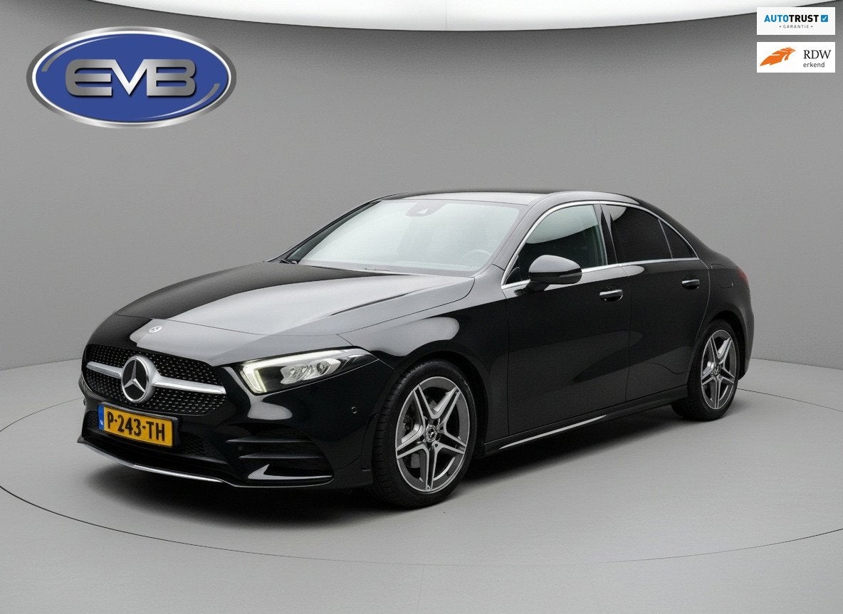 Mercedes-Benz A-klasse 200 Business Solution AMG styling, bu, Auto's, Dealer onderhouden, Gebruikt, Euro 6, 4 cilinders