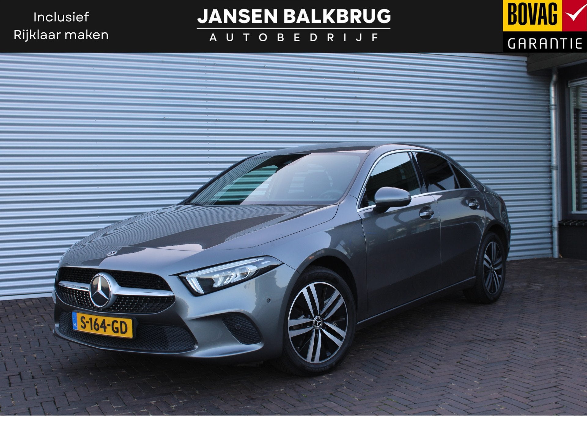 Mercedes-Benz A-Klasse 250 e Luxury Line (bj 2023), Auto's, Gebruikt, Leder en Stof, Bedrijf, Hybride Elektrisch/Benzine