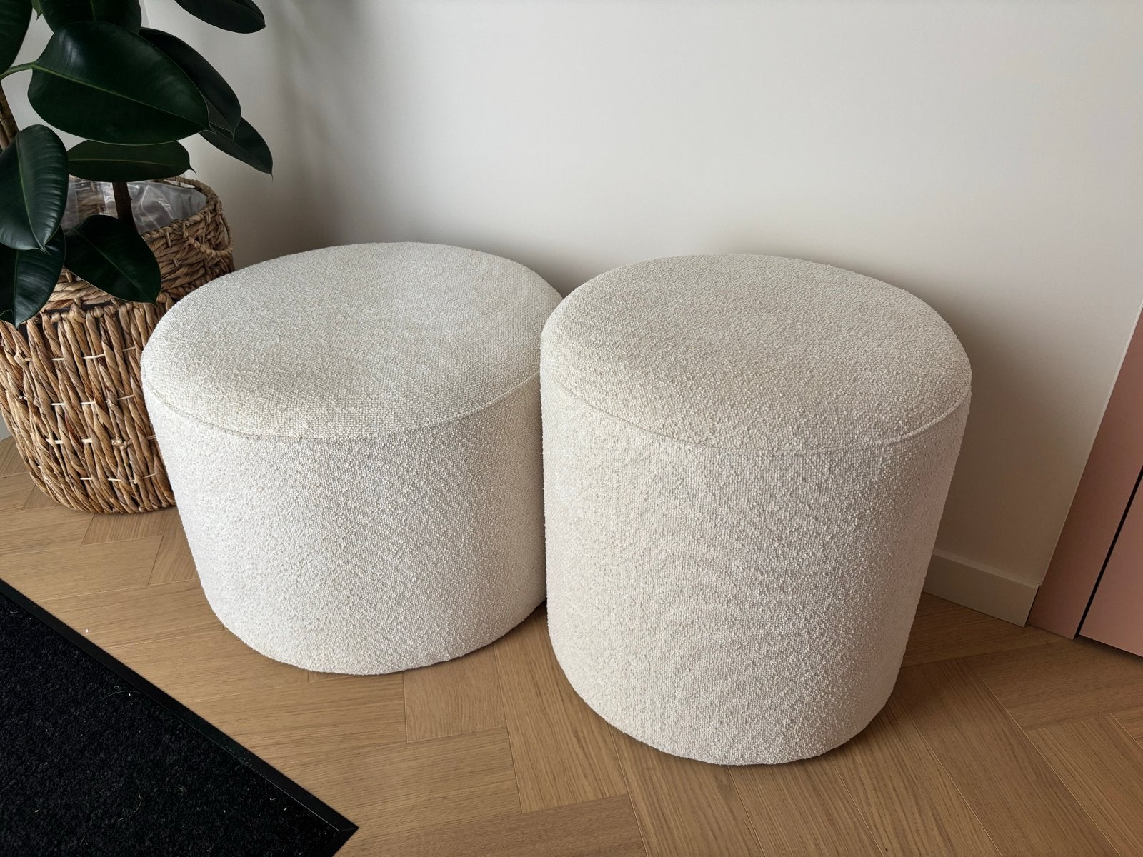 Set van 2 Bouclé Poefjes Naturel - Loods 5, Minder dan 50 cm, Rond, Ophalen of Verzenden, Zo goed als nieuw
