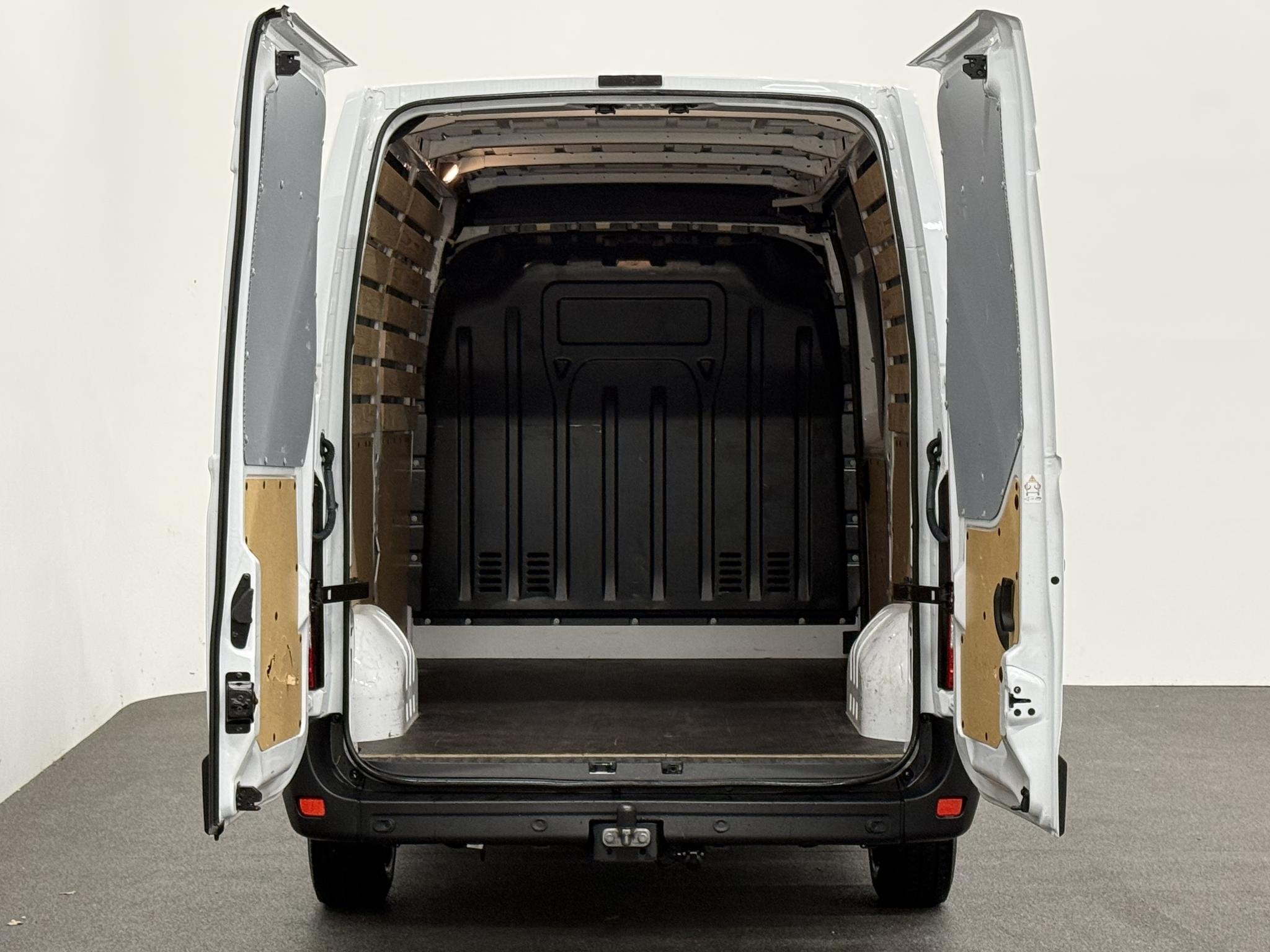 Renault Master T33 2.3 dCi 135 L2H2 Airco Cruise control Par, Voorwielaandrijving, Gebruikt, 4 cilinders, Renault