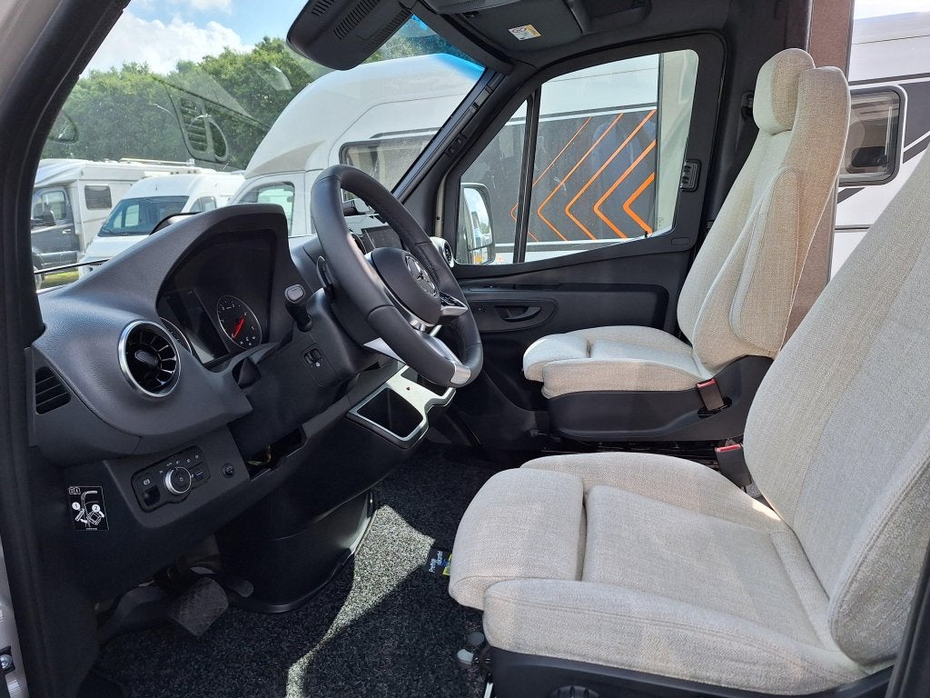 Hymer ML-T 580 4X4 CROSSTRAIL-925KM 5-2026 + XL BED+OVEN!, Caravans en Kamperen, Automaat, Verwarmde buitenspiegels, Ringverwarming