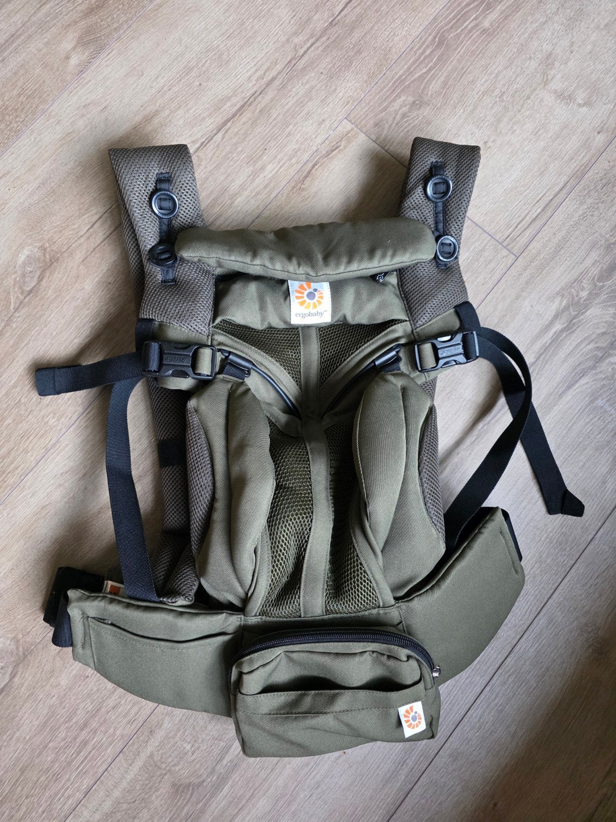 Ergobaby Omni 360 Cool Air Draagzak Khaki Groen, Zo goed als nieuw, Buik, Rug of Zij, Draagzak, Ophalen