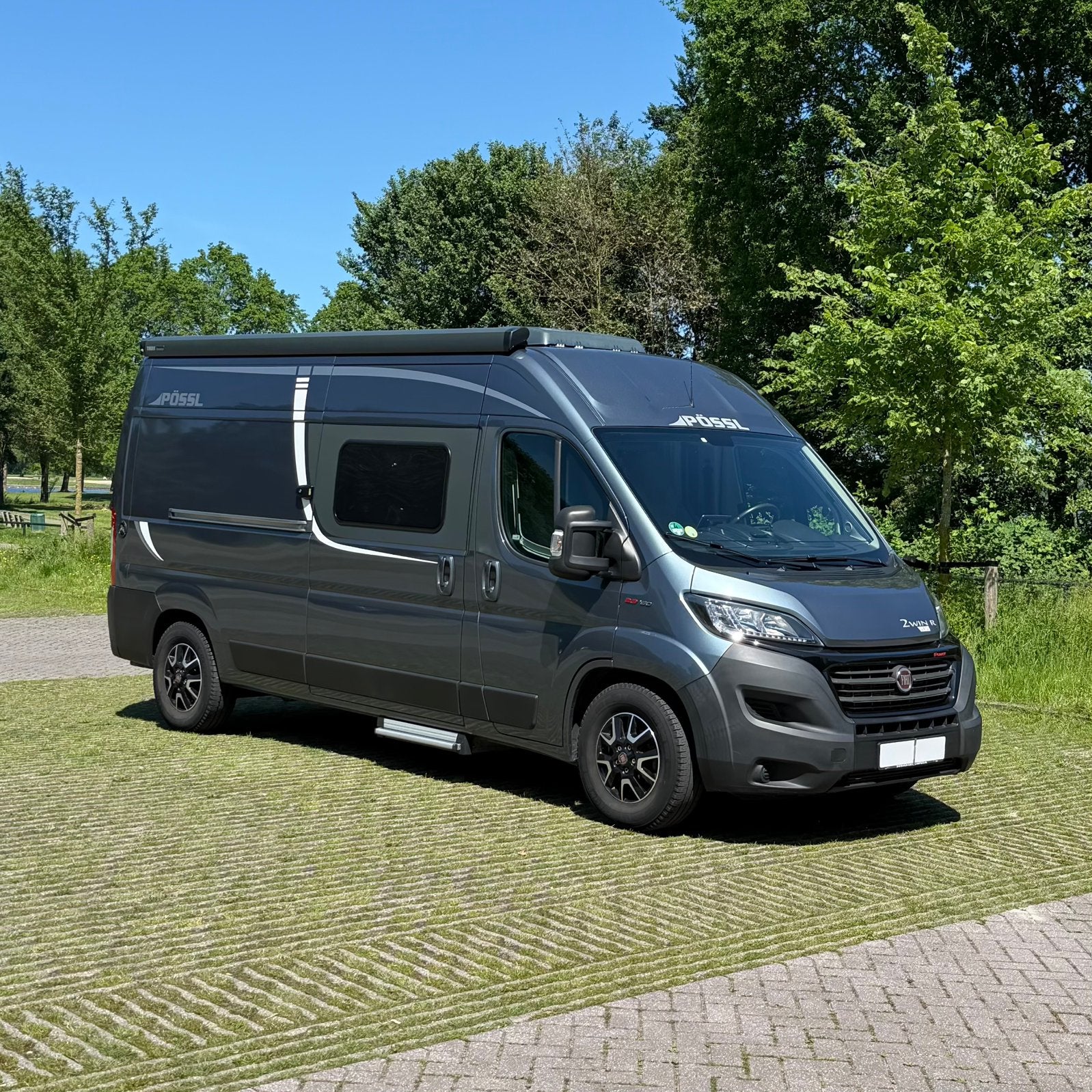 Pössl 2Win R plus | Automaat | Softclose, Caravans en Kamperen, Campers, Bedrijf, tot en met 2, Buscamper of Camperbus, Pössl