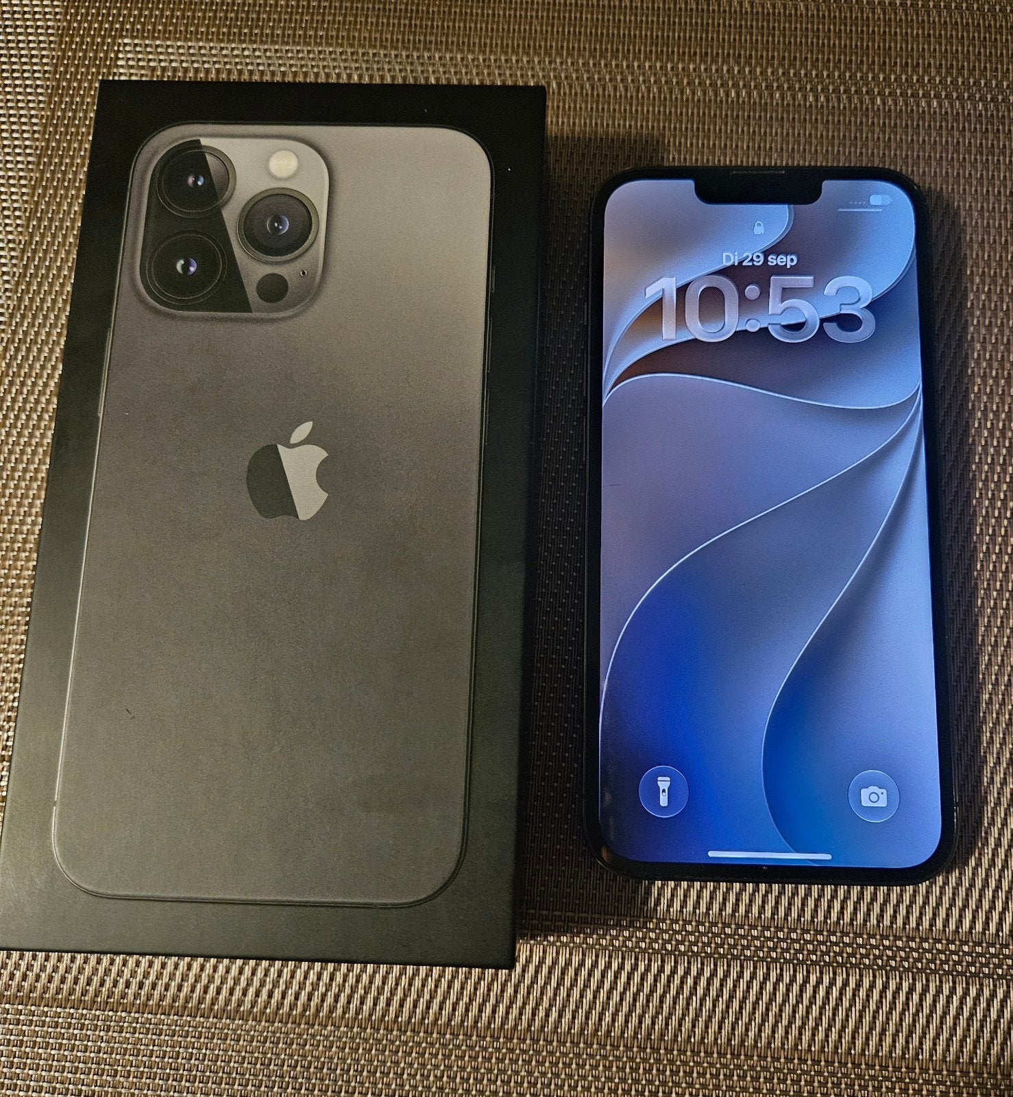 Foto 2 van iPhone 13 Pro 256GB Grafiet - 86% batterijconditie