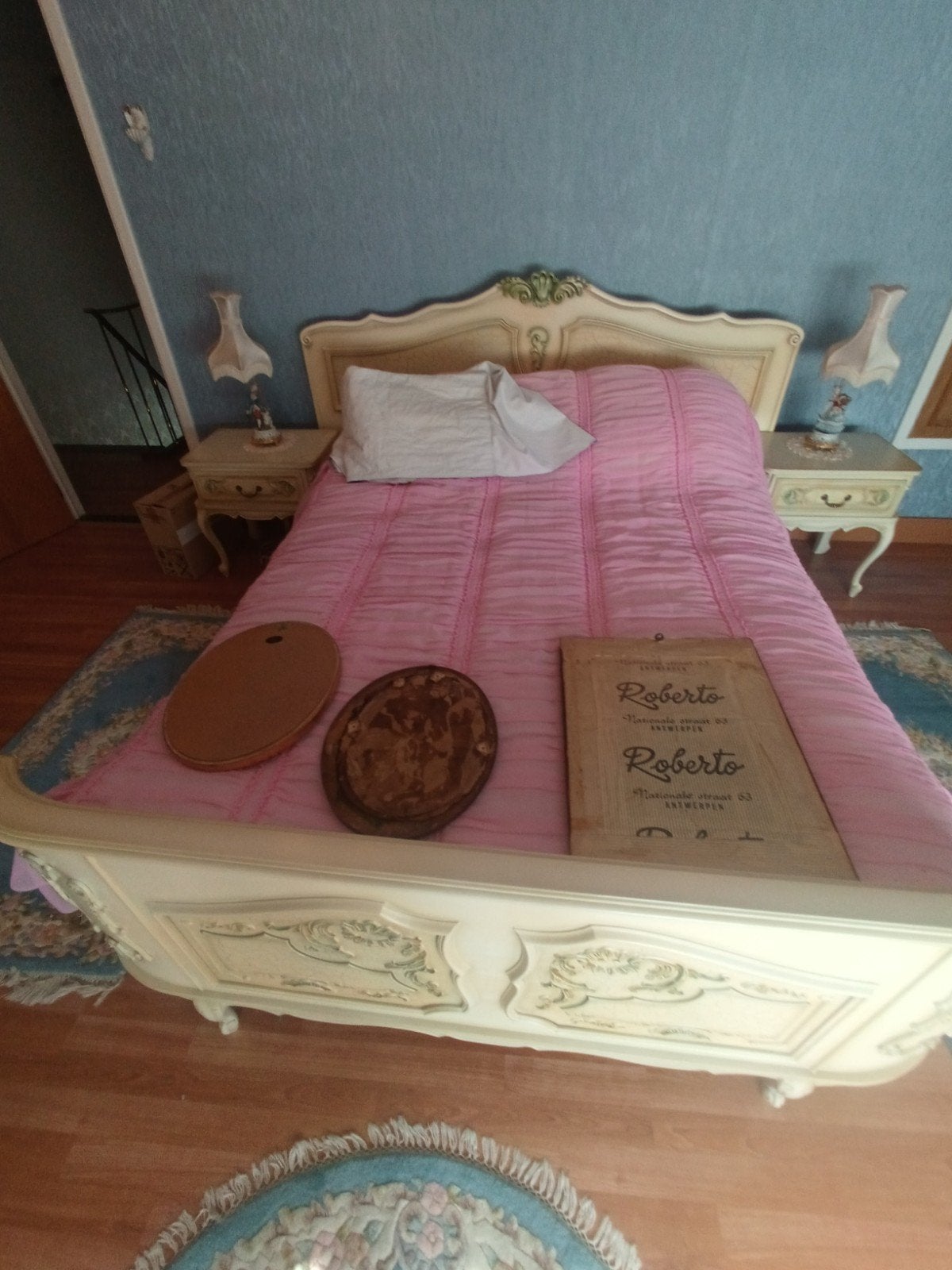 slaapkamer in barok Anne  kitsch stijl, Ophalen