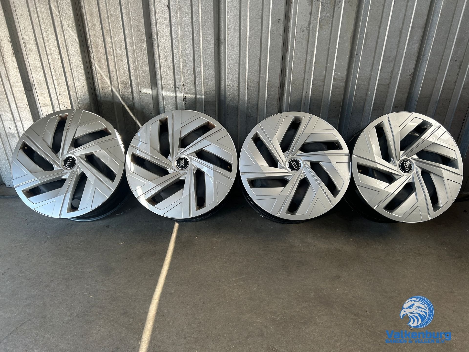 Originele Audi A3 Q2 Q3 Q4 E-tron 19 inch stalen velgen met, 19 inch, Gebruikt, Velg(en), -