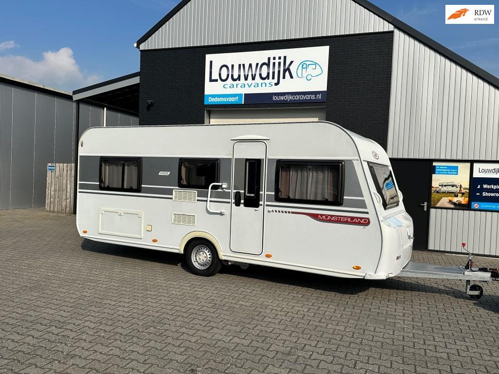 LMC Musica 490 E ’17 (Mover, Enkele Bedden), Caravans en Kamperen, Rondzit, 7 tot 8 meter, Bedrijf, Kelvinstraat 23
7701BZ  Dedemsvaart, NL