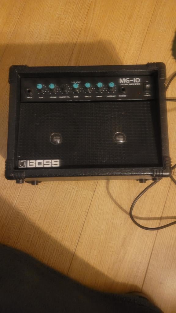 Boss MG-10 Gitaar Versterker 25 Watt, Muziek en Instrumenten, Ophalen, Gebruikt, Gitaar, Minder dan 50 watt