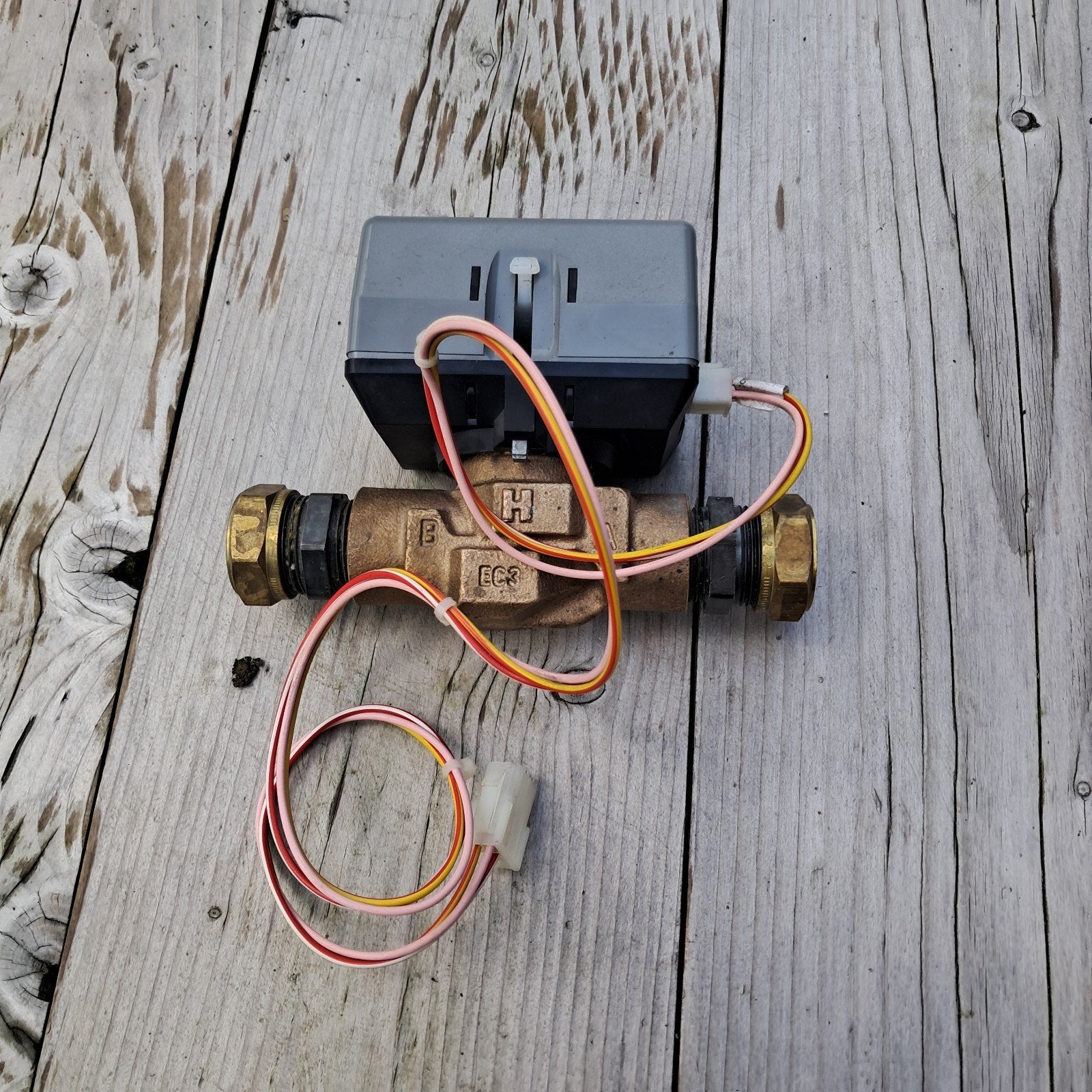 honeywell 2wegklep afsluiter 22mm met 24volt motor VC8010, Gebruikt, Minder dan 30 cm, Overige typen, Minder dan 60 cm