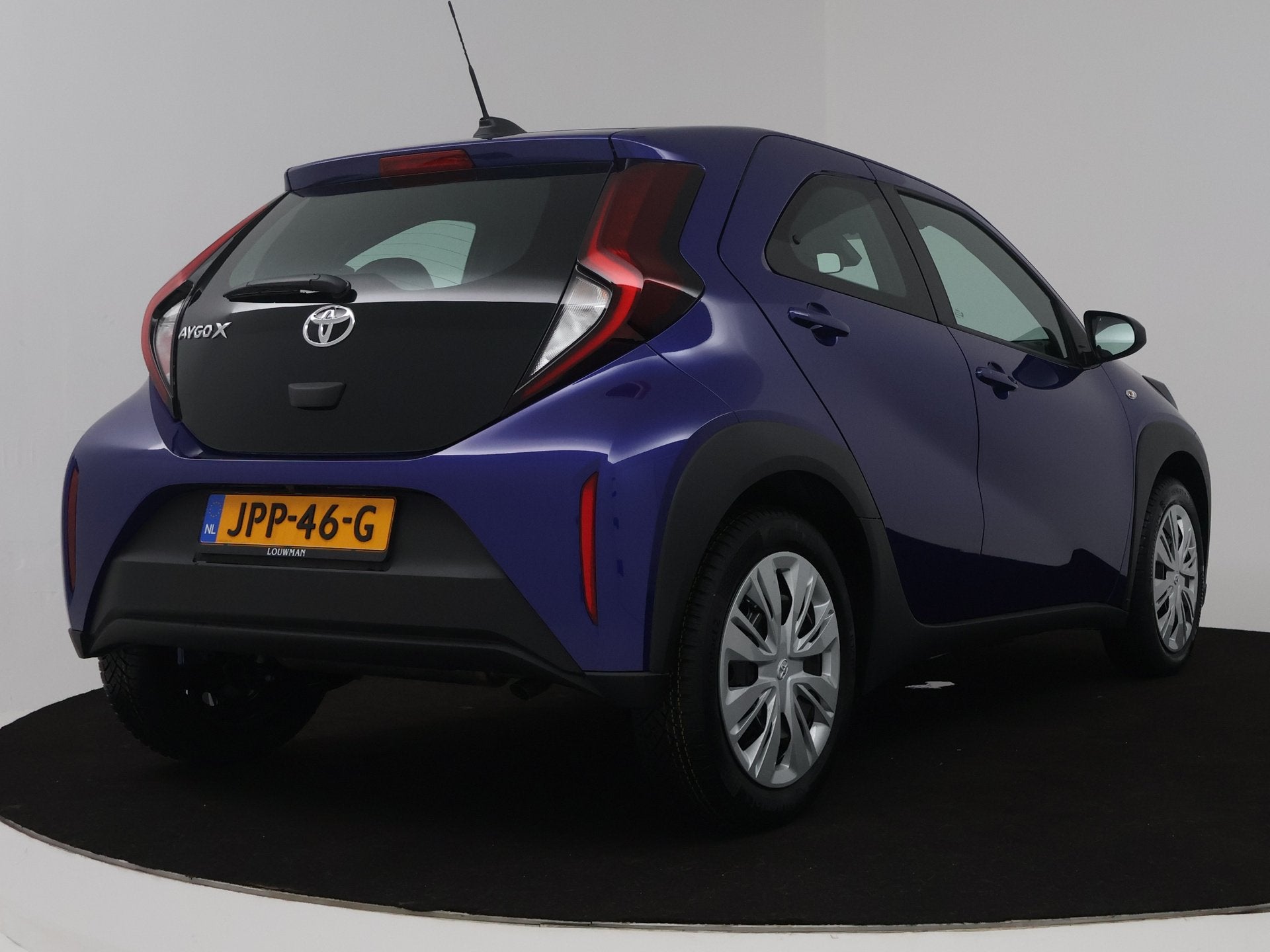 Toyota Aygo X 1.0 VVT-i MT Play | Apple CarPlay / Android Au, 12 maanden, Stof, 920 kg, Handgeschakeld